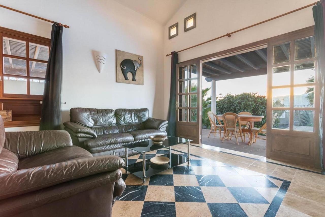Villa Tania - Villa Independiente Con Piscina Privada Playa Blanca  Luaran gambar