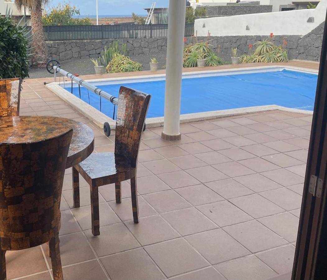 Villa Tania - Villa Independiente Con Piscina Privada Playa Blanca  Luaran gambar